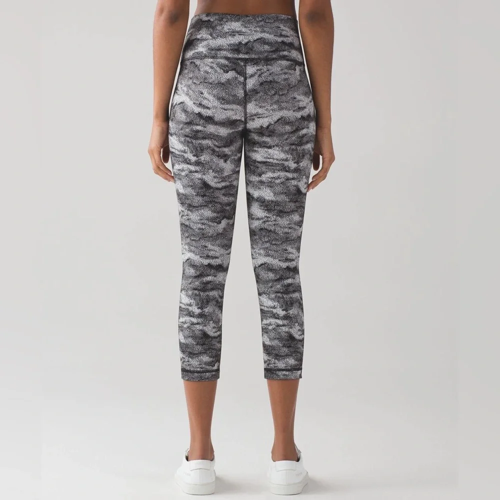 LULULEMON ATHLETICA Wunder Under Crop High Rise Leggings